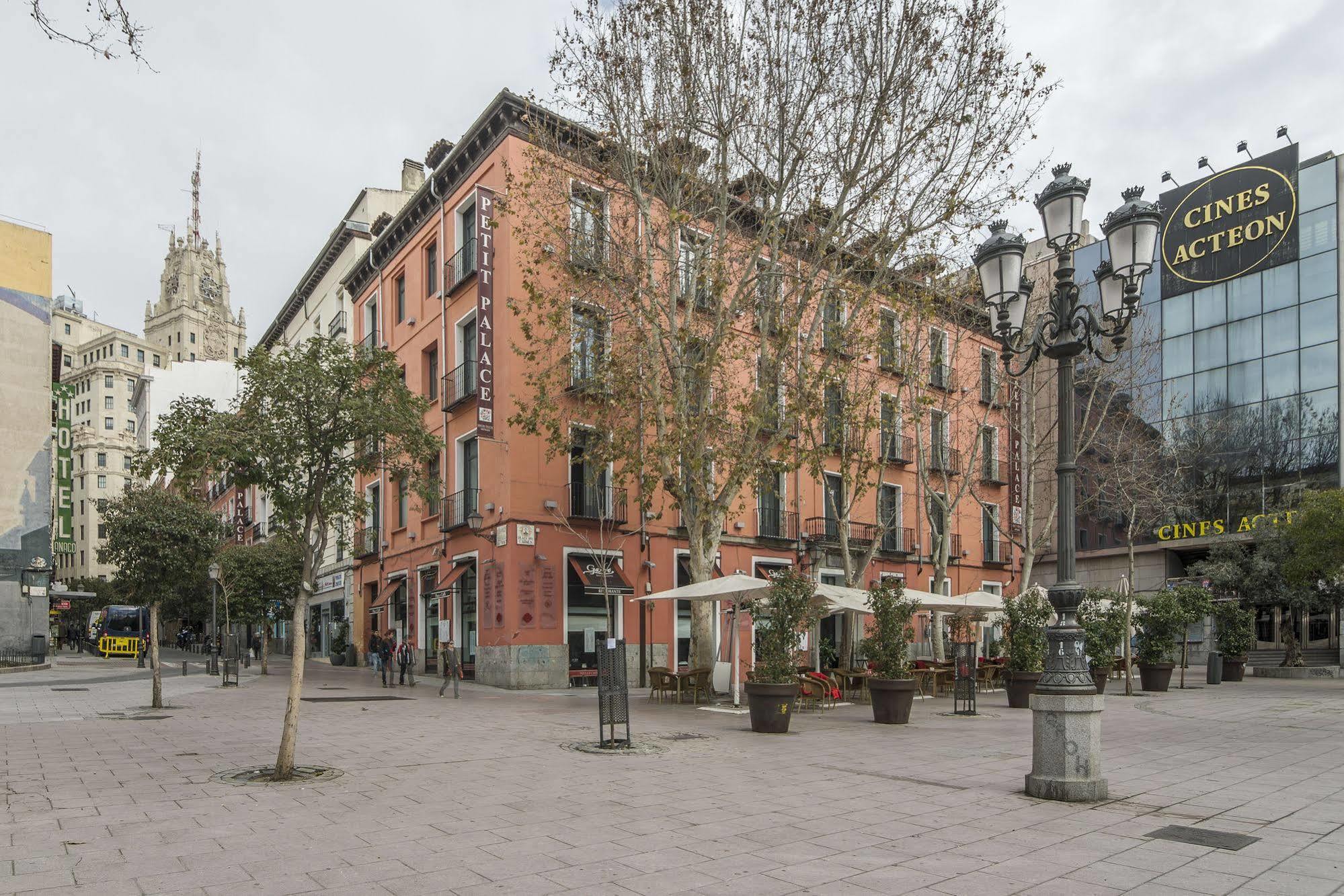 Petit Palace Plaza Del Carmen Hotel Madrid Exterior photo